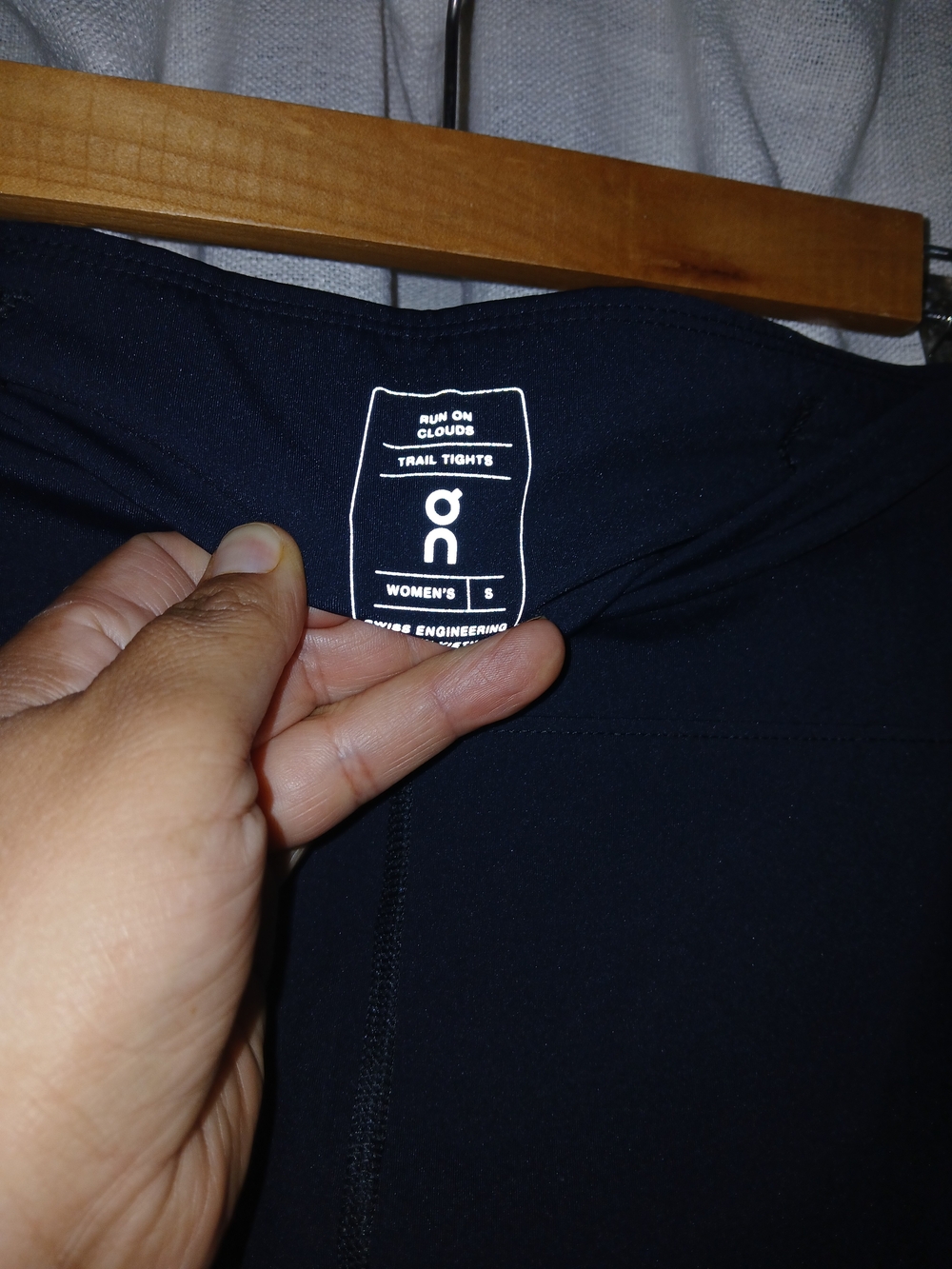 On Running Black Women's Trail Tights - Picture 6 of 6